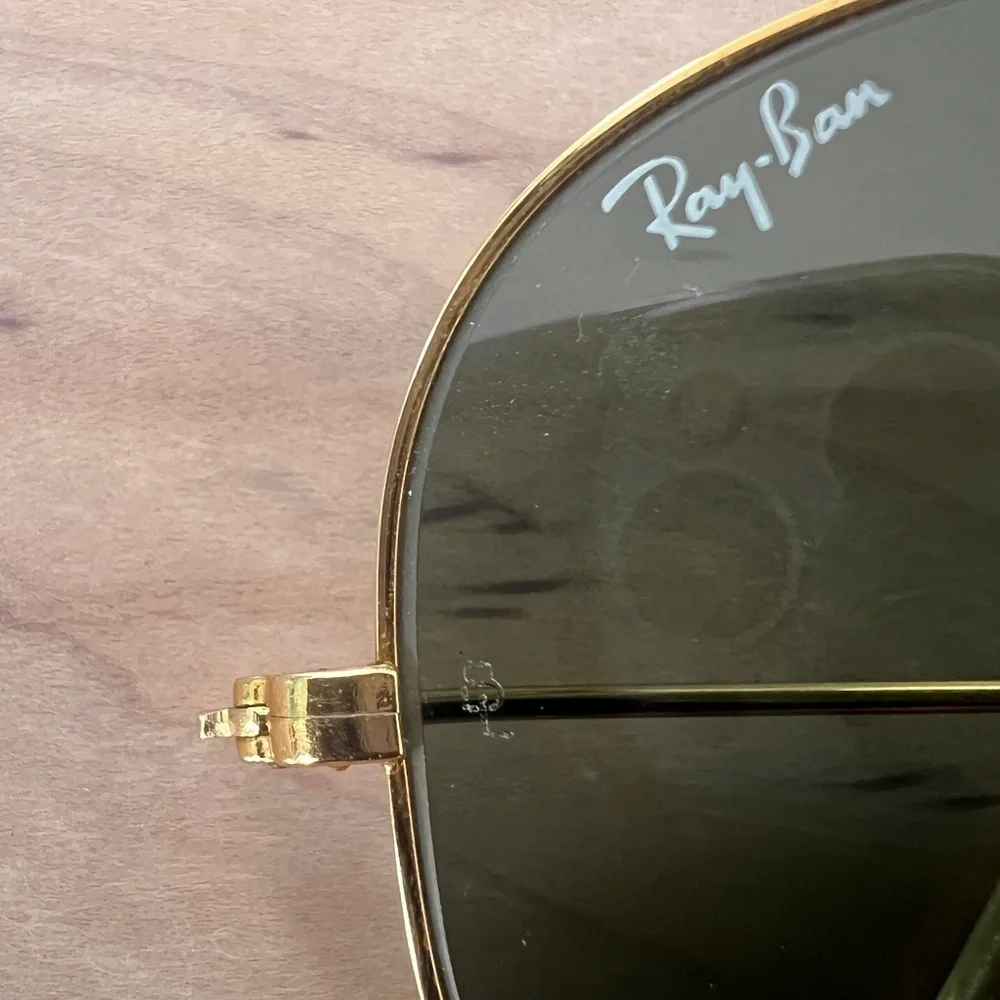 Vintage 1990’s B&L LO205 Ray Ban USA Aviator Sunglasses Gold Plate and Case